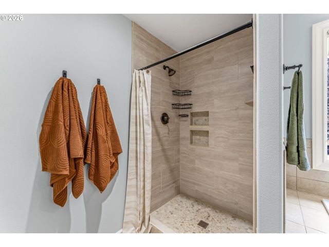 14485 WALNUT GROVE Way, Oregon City, OR 97045