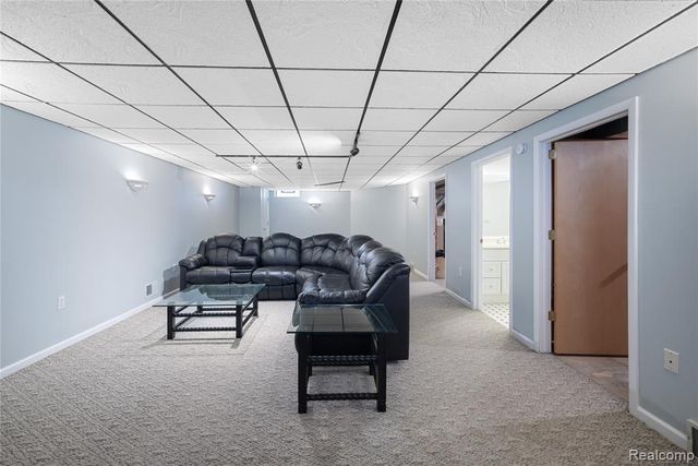 33443 Unicorn Court, Westland, MI 48186