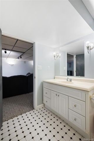 33443 Unicorn Court, Westland, MI 48186