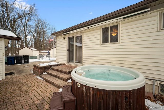 33443 Unicorn Court, Westland, MI 48186