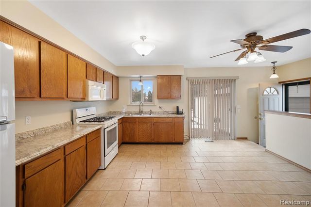 33443 Unicorn Court, Westland, MI 48186