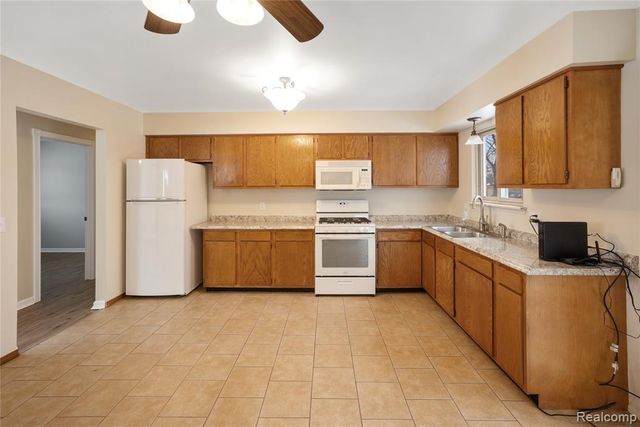 33443 Unicorn Court, Westland, MI 48186