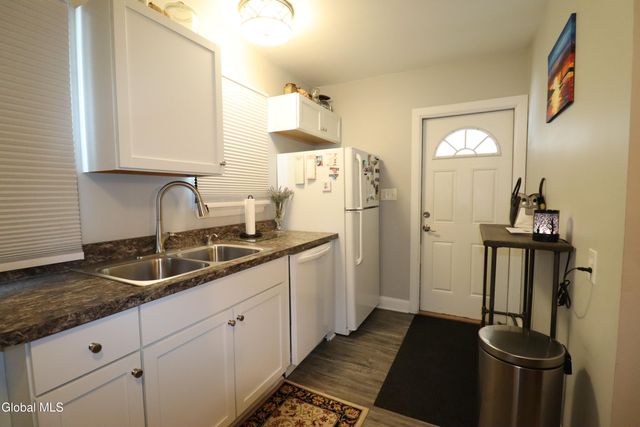 30 Tremont Street, Albany, NY 12205