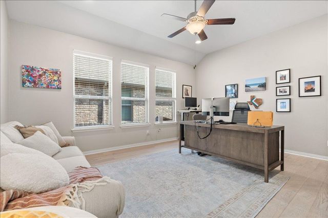 111 Nantucket CIR, Austin, TX 78737