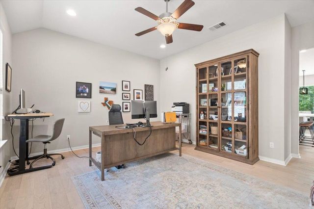 111 Nantucket CIR, Austin, TX 78737