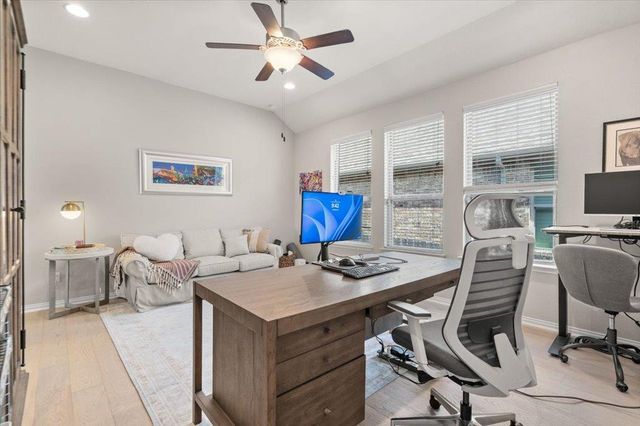 111 Nantucket CIR, Austin, TX 78737