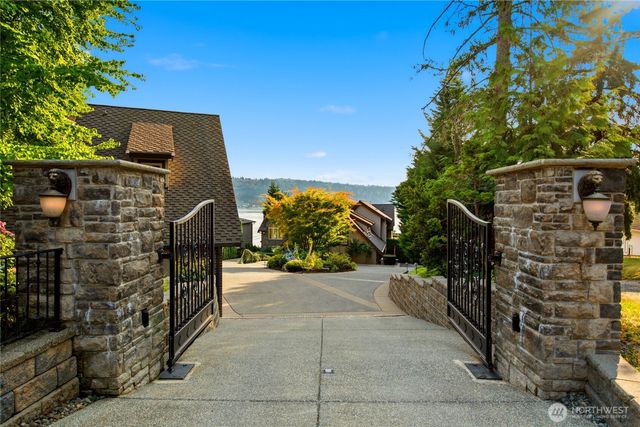 2845 E Lake Sammamish Parkway SE, Sammamish, WA 98075