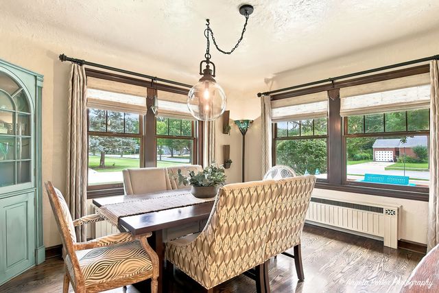 86 Dole Avenue, Crystal Lake, IL 60014