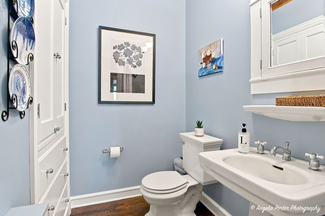86 Dole Avenue, Crystal Lake, IL 60014