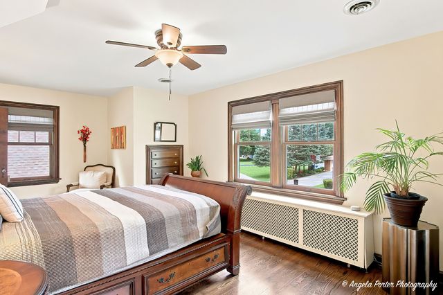 86 Dole Avenue, Crystal Lake, IL 60014