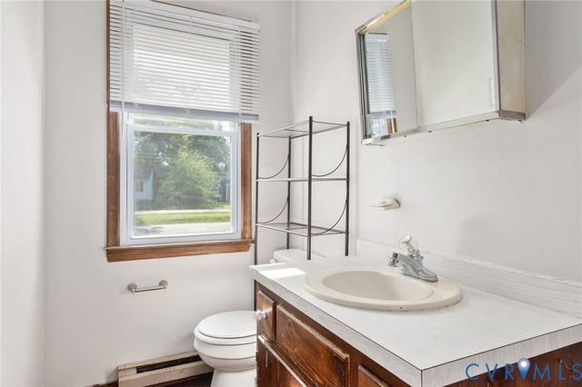 104 Bridge St, Highland Springs, VA 23075