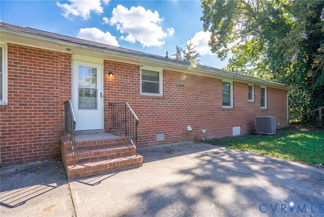 104 Bridge St, Highland Springs, VA 23075