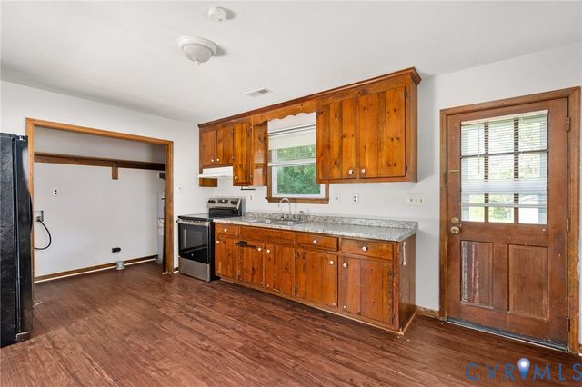 104 Bridge St, Highland Springs, VA 23075