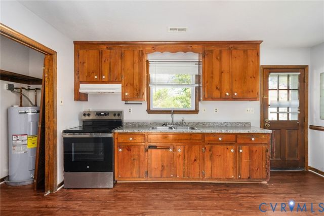 104 Bridge St, Highland Springs, VA 23075