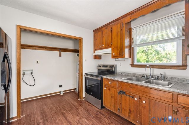 104 Bridge St, Highland Springs, VA 23075