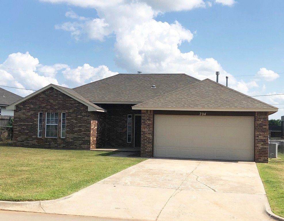704 NW 21st Street, Moore, OK 73160