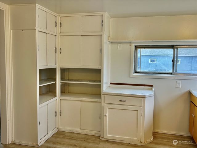 410 W Glover Street, Harrington, WA 99134