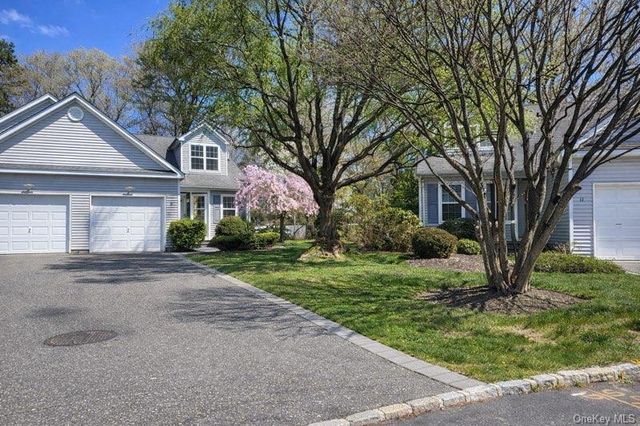 10 Gettysburg Drive, Port Jefferson Station, NY 11776