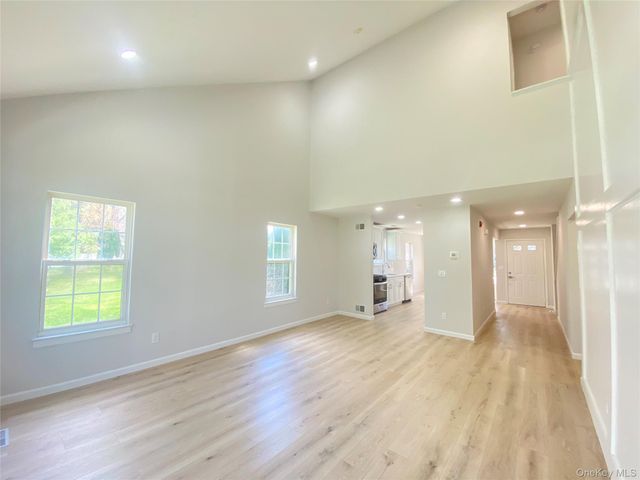 10 Gettysburg Drive, Port Jefferson Station, NY 11776