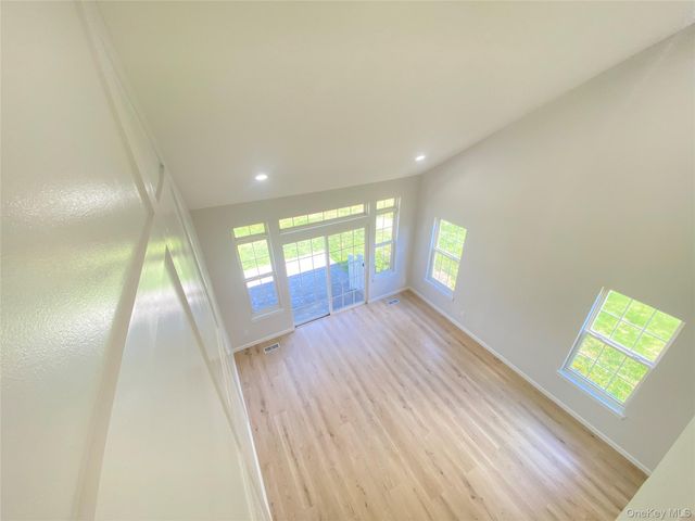 10 Gettysburg Drive, Port Jefferson Station, NY 11776