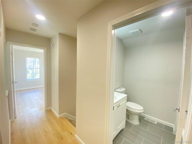 10 Gettysburg Drive, Port Jefferson Station, NY 11776