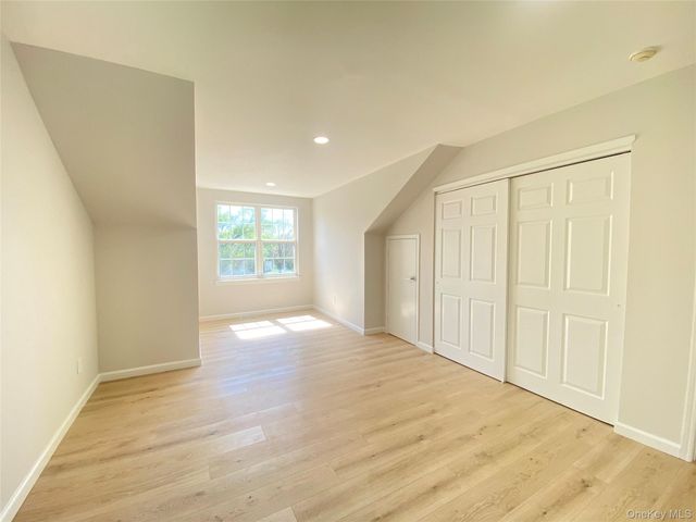 10 Gettysburg Drive, Port Jefferson Station, NY 11776