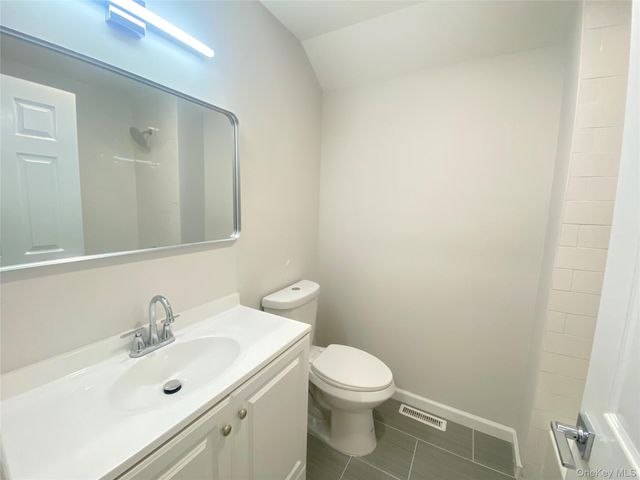 10 Gettysburg Drive, Port Jefferson Station, NY 11776