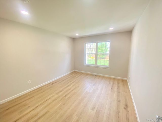 10 Gettysburg Drive, Port Jefferson Station, NY 11776