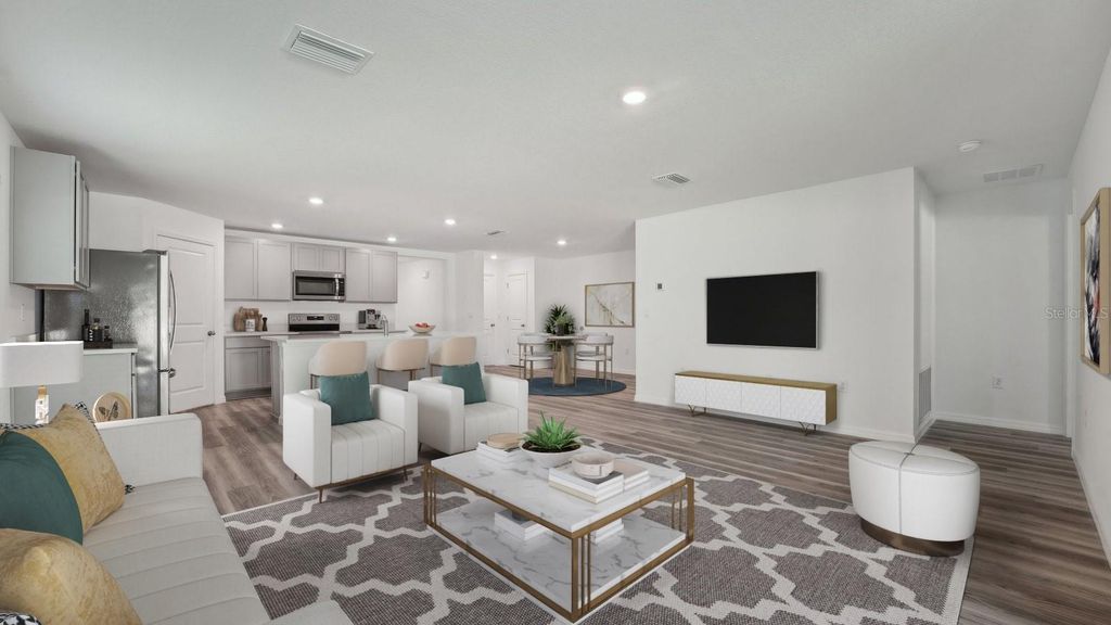 Image 6 of property listing at 15038 CROSSHALL STREAM DRIVE, Wimauma, FL 33598