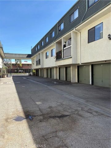 9047 Langdon Avenue 38, North Hills, CA 91343