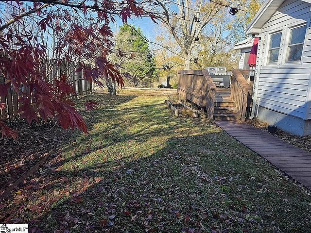 121 Chestnut Drive, Woodruff, SC 29388