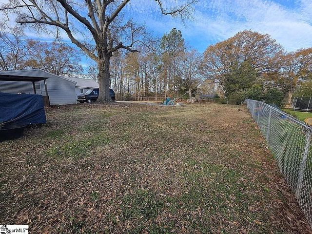 121 Chestnut Drive, Woodruff, SC 29388