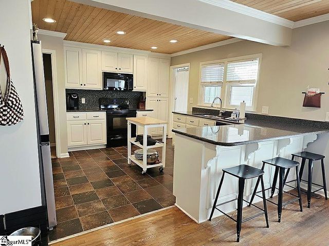 121 Chestnut Drive, Woodruff, SC 29388