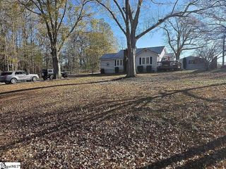 121 Chestnut Drive, Woodruff, SC 29388