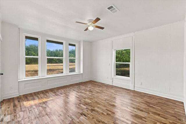 401 S Gardner Street, Whitewright, TX 75491