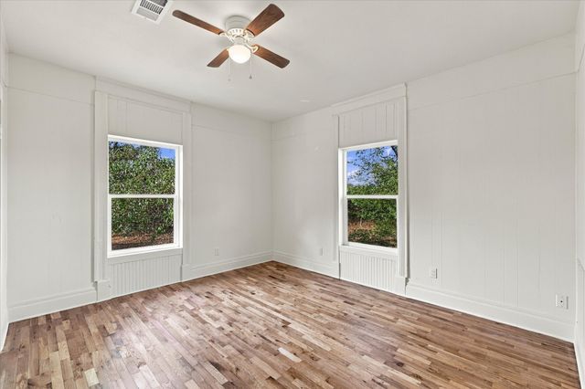 401 S Gardner Street, Whitewright, TX 75491