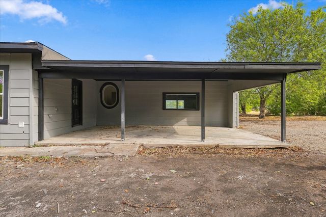 401 S Gardner Street, Whitewright, TX 75491