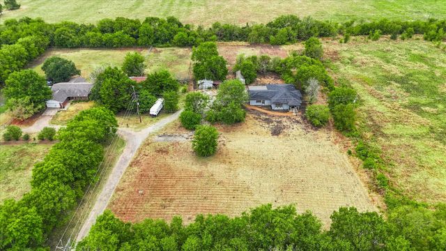 401 S Gardner Street, Whitewright, TX 75491