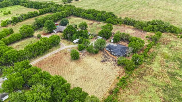 401 S Gardner Street, Whitewright, TX 75491