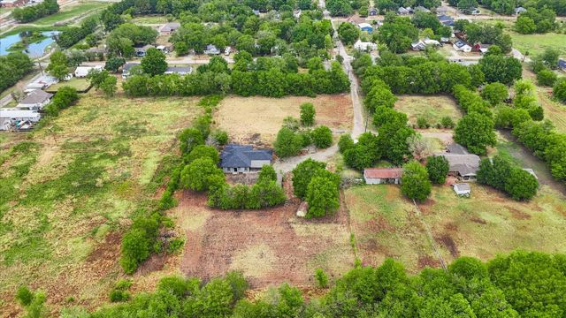 401 S Gardner Street, Whitewright, TX 75491