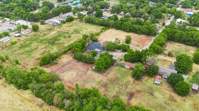 401 S Gardner Street, Whitewright, TX 75491