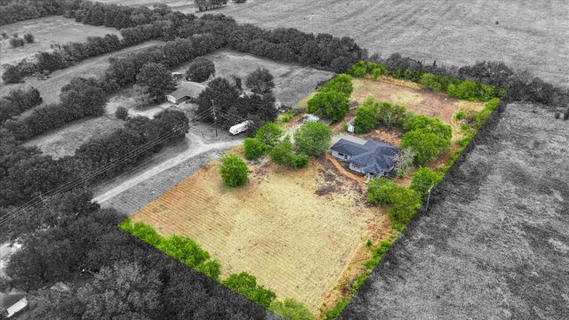 401 S Gardner Street, Whitewright, TX 75491
