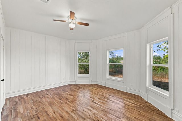 401 S Gardner Street, Whitewright, TX 75491