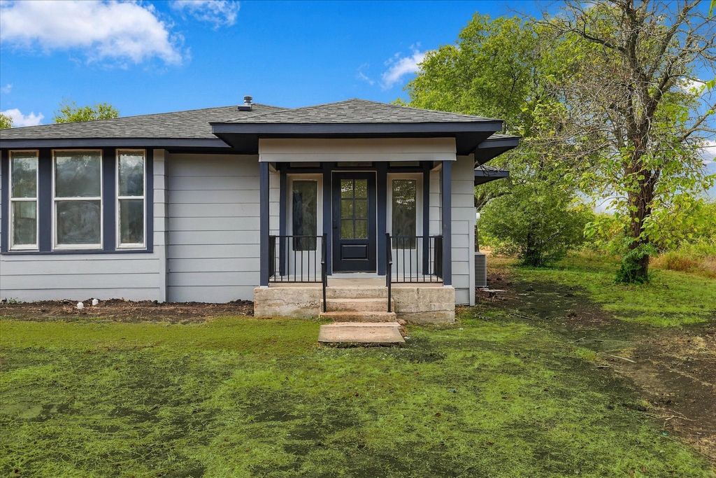 401 S Gardner Street, Whitewright, TX 75491