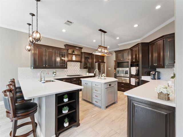 2 Pond View Court, Mansfield, TX 76063