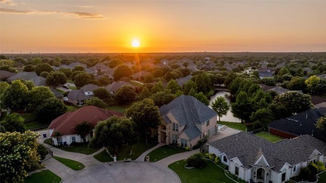 2 Pond View Court, Mansfield, TX 76063