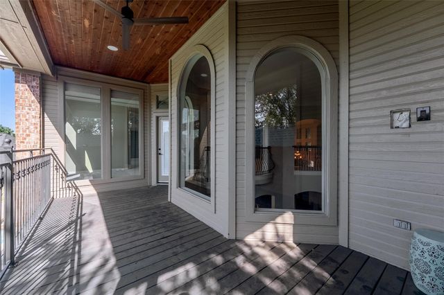 2 Pond View Court, Mansfield, TX 76063