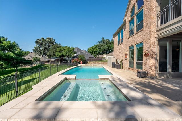 2 Pond View Court, Mansfield, TX 76063