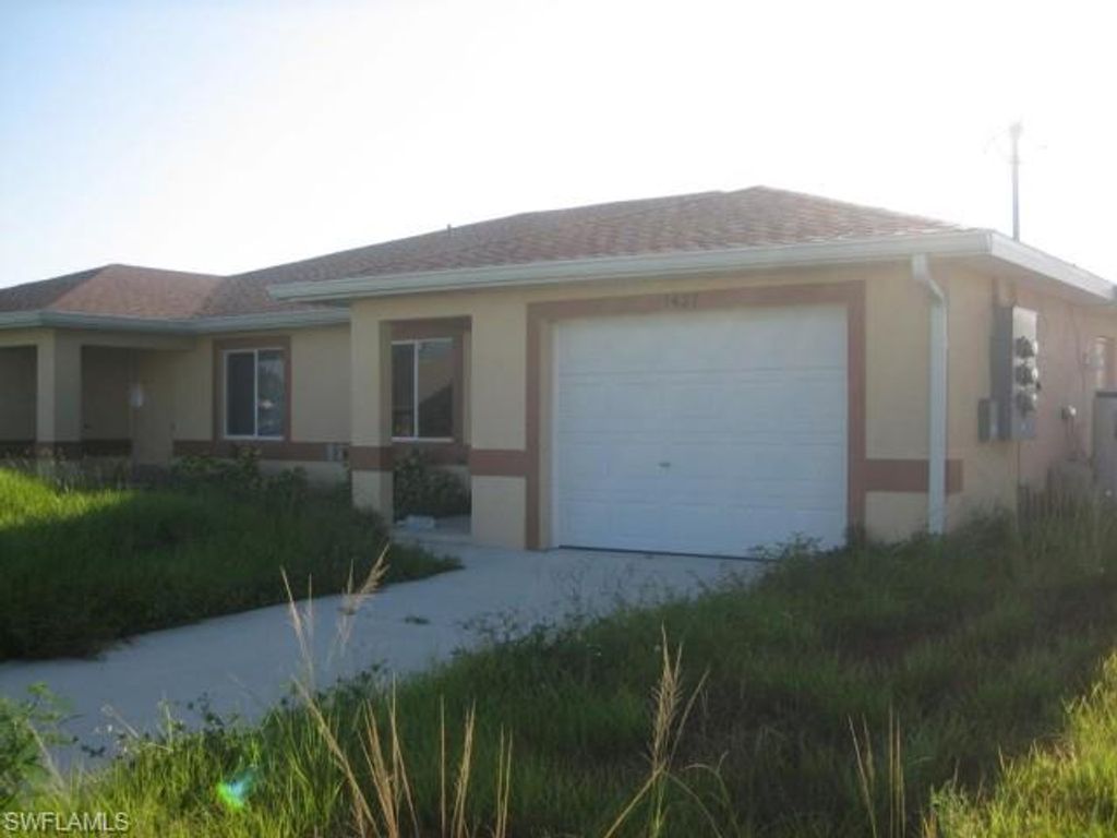Image 1 of property listing at 1427 NE 8th PL, Cape Coral, FL 33909