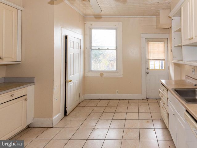 2821 ERDMAN AVE, Baltimore, MD 21213